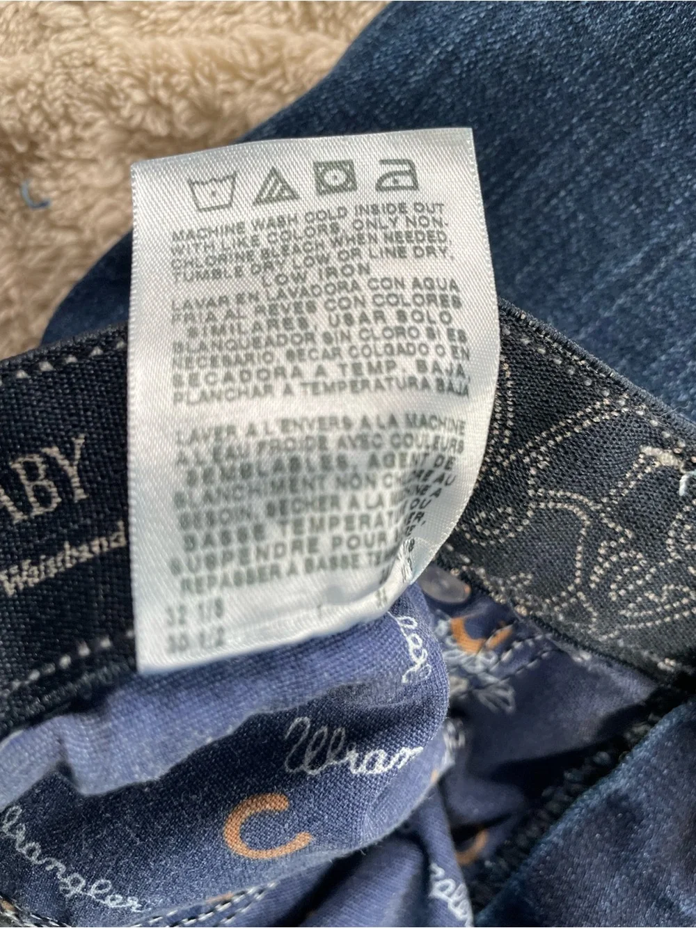 Wrangler Dark Indigo Flare Jeans W/ White Stitching ~ Sz‎ 5/6 Q Baby Jeans